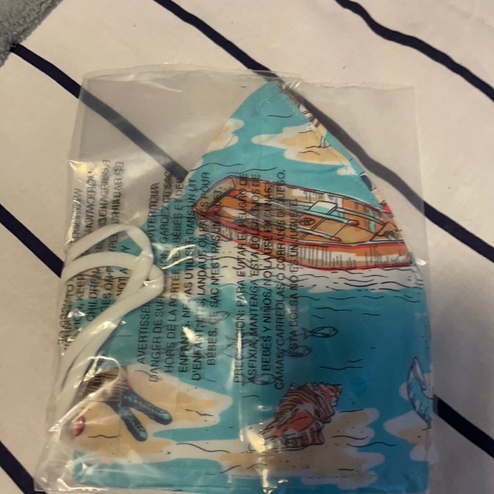 NWT Vera Bradley Beach Toile face mask